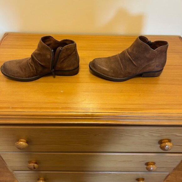 BORN Brown Leather Distressed Ankle Boots hardly worn - Picture 3 of 5